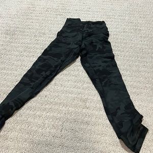 Camo lulu leggings